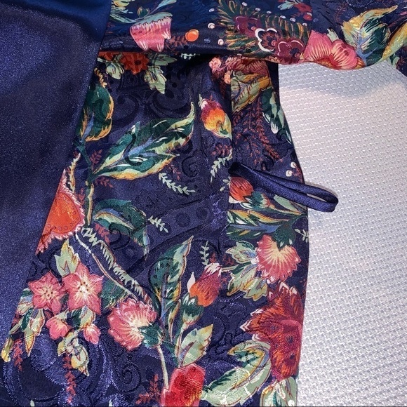Victoria’s Secret Gold Label Vintage Robe, Navy Blue Floral, OSFM - Picture 8 of 10